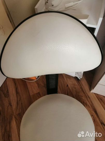 Стул мастера педикюра маникюра косметолога