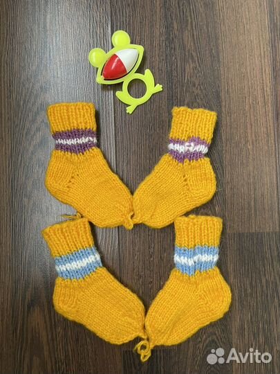 Вязанные носки ручной работы детские для двойни