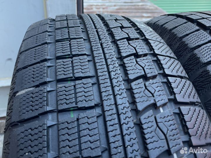Toyo Winter Tranpath MK4a 225/60 R17