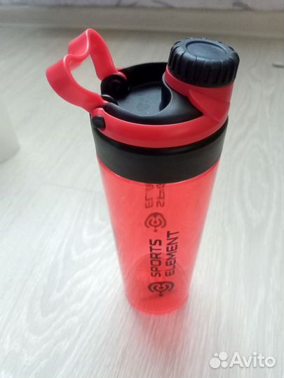 Спортивная бутылка