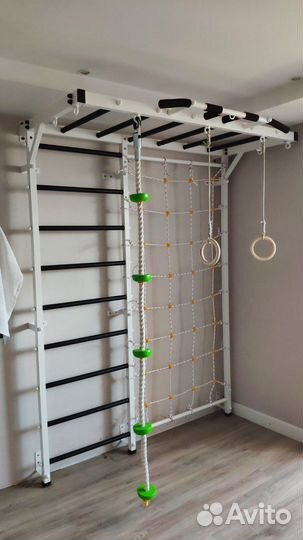 Шведская стенка (стойка-сетка с рукоходом Атлант)