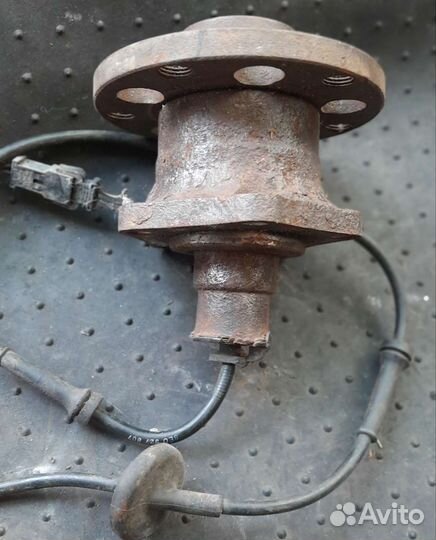 Ступица Форд Мондео 3 задняя