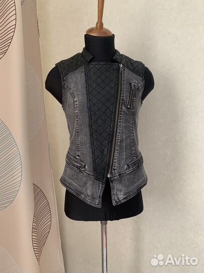 Жилет джинсовый с кожаными вставками 42-44 р