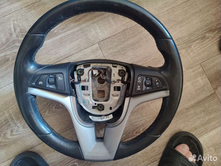 Руль с круизом Chevrolet Cruze