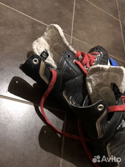 Хоккейные коньки bauer