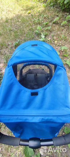 Всесезонная коляска синего цвета britax b-motion