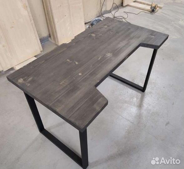 Компьютерный стол лофт и полки