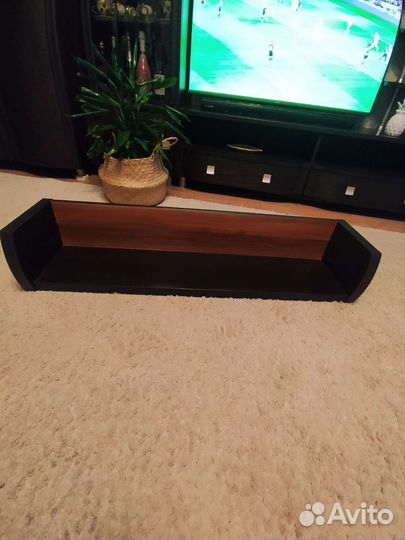 Полка настенная навесная деревянная