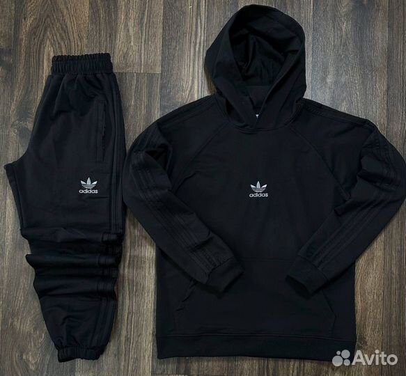 Спортивный костюм Adidas