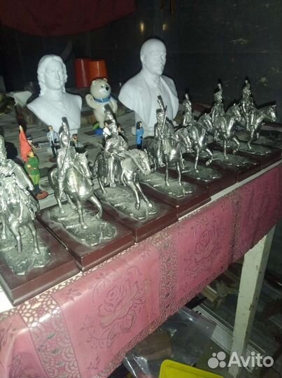 Всадники оловянные