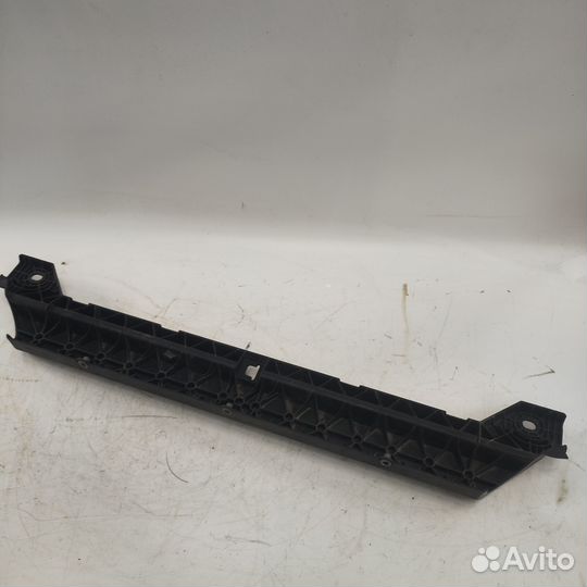 Кронштейн переднего бампера центральный Renault T