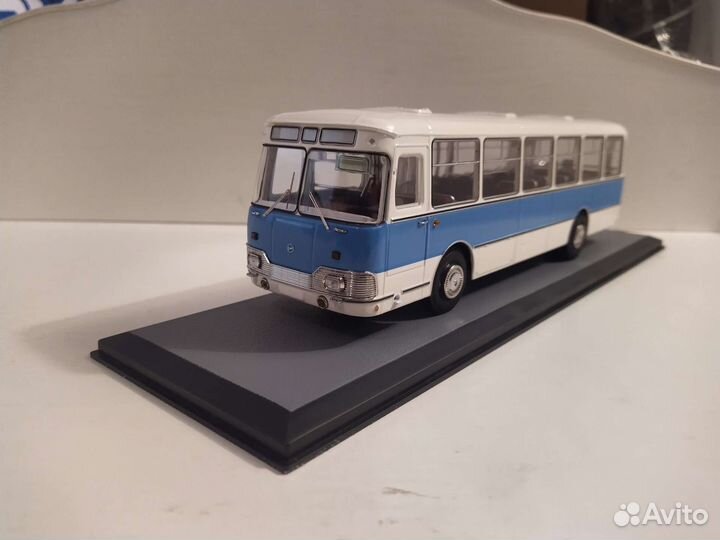 Автобус Лиаз-677э небесно-голубой