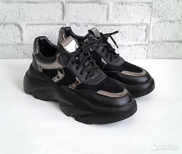 Кроссовки женские р.39