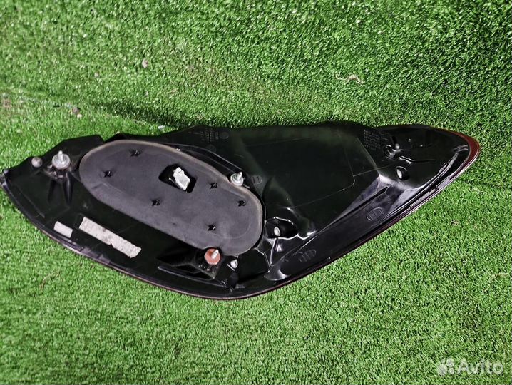 Фонарь задний левый Mercedes-Benz C-Class