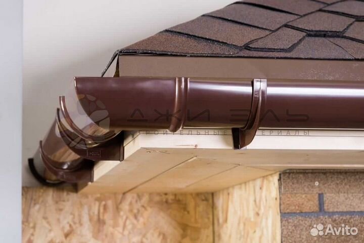 Желоб водосточной трубы