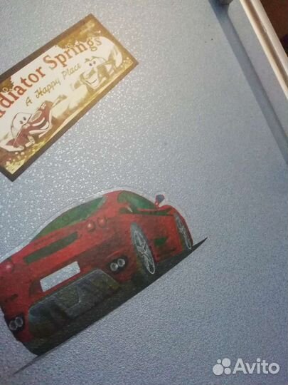 Уголок школьника. Книжный шкаф. Компьютерный стол