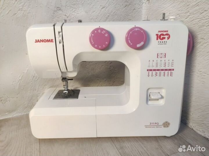 Швейная машина Janome 311PG, белый/розовый