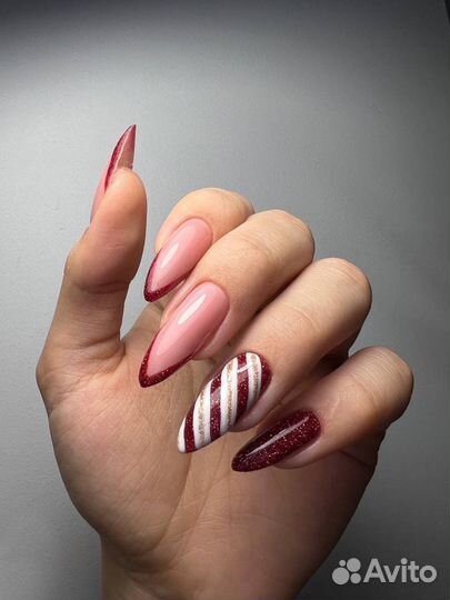 Маникюр педикюр