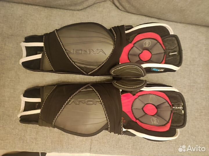 Щитки хоккейные размер 15.38