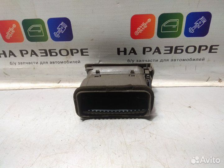 Дефлектор на торпедо левый Toyota Corolla E120