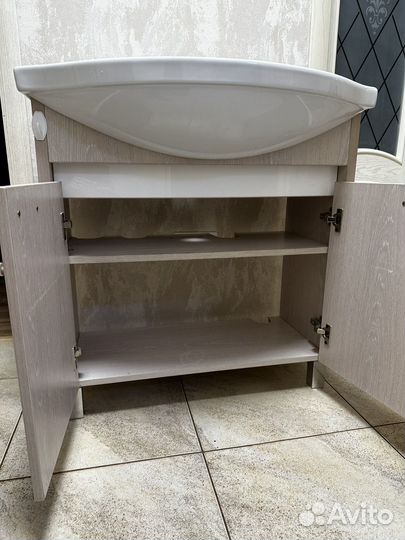 Раковина с тумбой