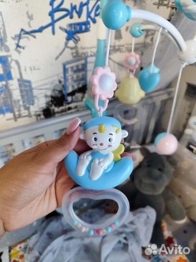 Мобиль на кроватку с проектором