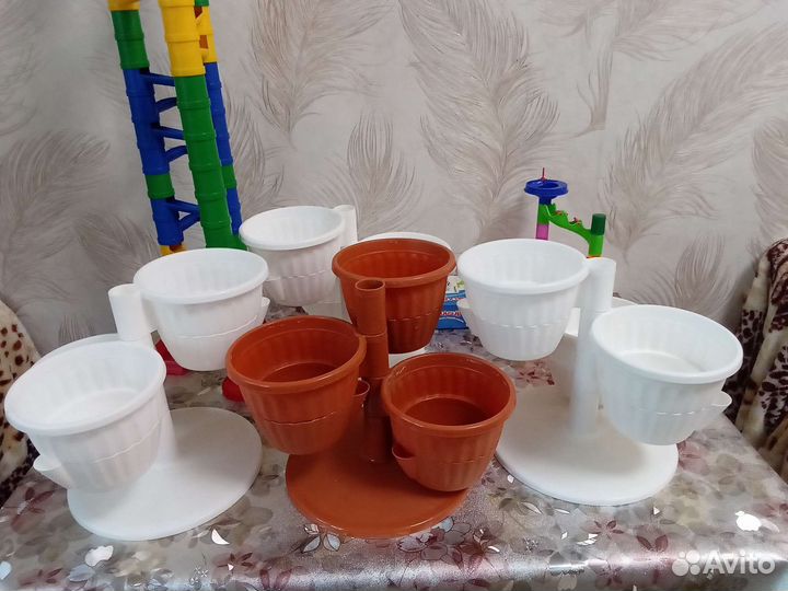 Трехярусные кашпо для цветов