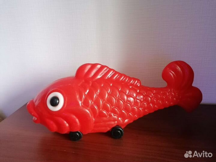 Игрушка СССР рыба пластик