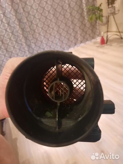 Продаю Датчик Массового расхода воздуха