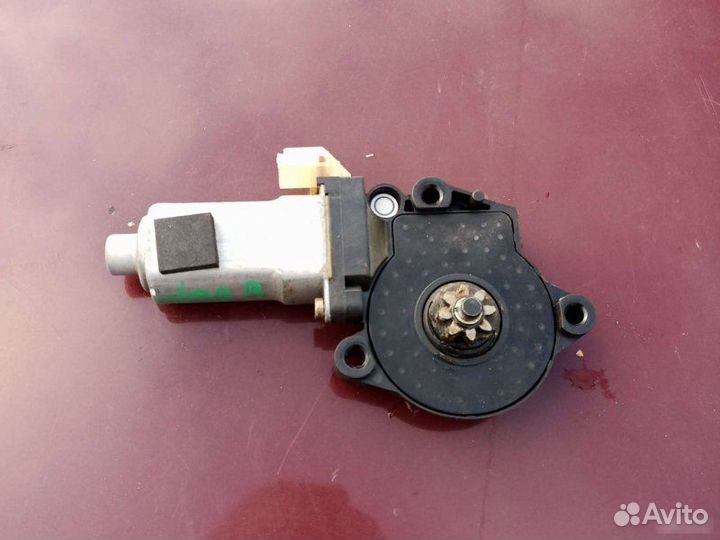 Мотор стеклоподъемника задний правый Kia Sportage