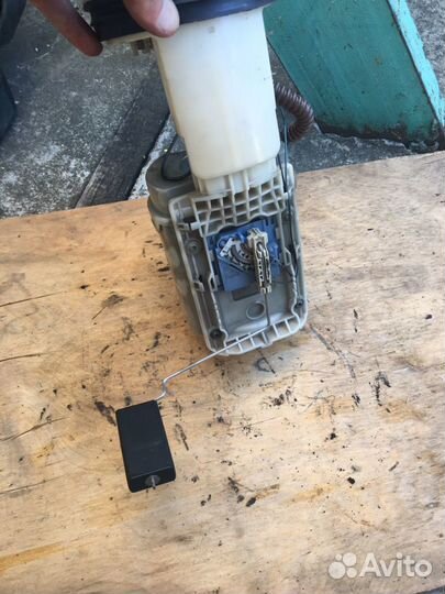 Бензонасос в сборе на Шкоду Суперб Б AWT