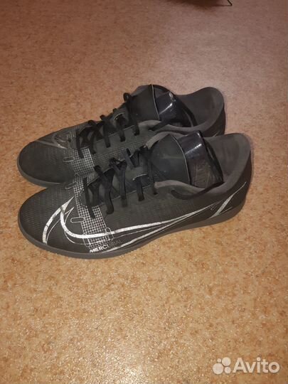 Футзалки Demix и Nike