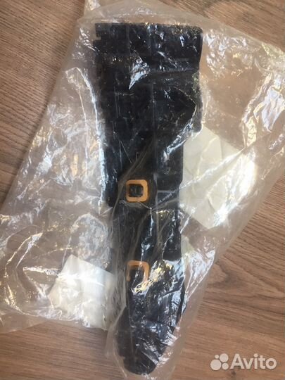 Кронштейн бампера правый верхний задний на toyota