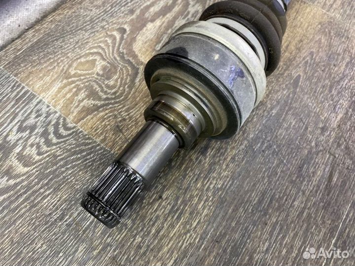 Привод задний правый Bmw F30 седан N47 09.2014