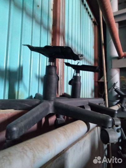 Компьютерное кресло(комплектующие)