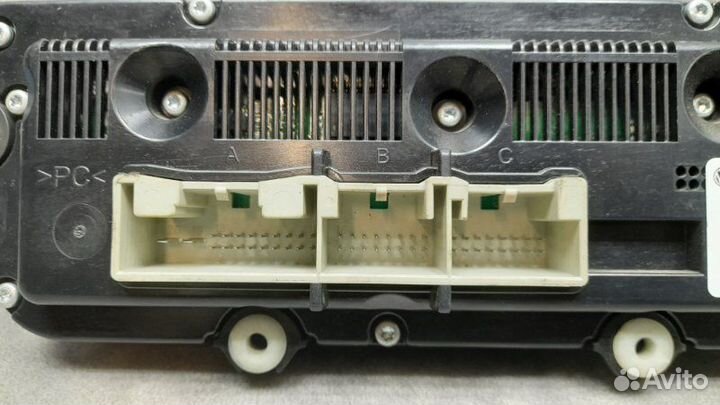 Блок управления климат-контролем Volkswagen Passat