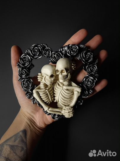 Влюбленные, панно, пара скелетов розы, 14 февраля