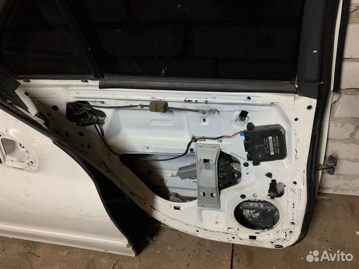 Двери на Mercedes w203
