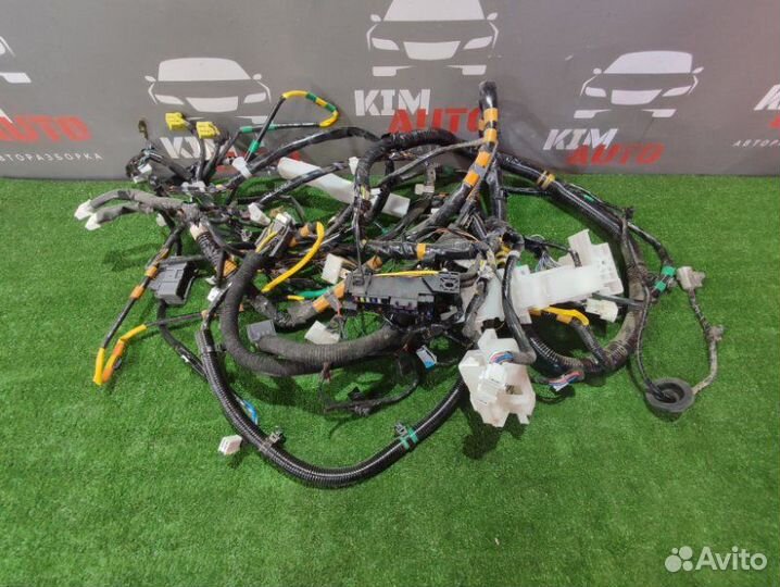 Проводка подкапотная с блоком предохранителей