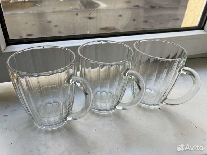 Три пивных кружки (бокала)