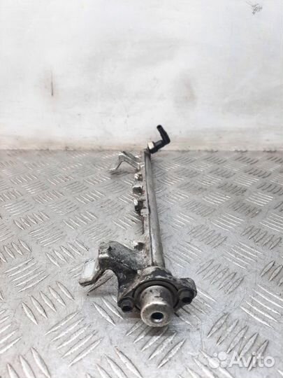 Топливная рампа Ford Focus 1.6 hxda 2005