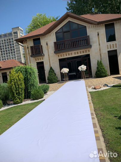 Стойки с цветами