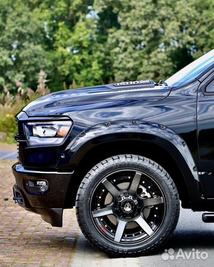 Диски 4Play 20x10 5x139.7 ET-24 Dodge Ram 1500