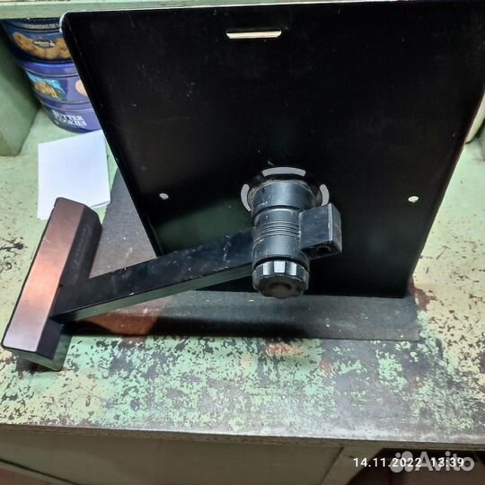 Полка настенная для телевизора