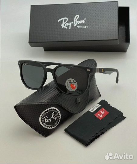 Солнцезащитные очки Ray Ban