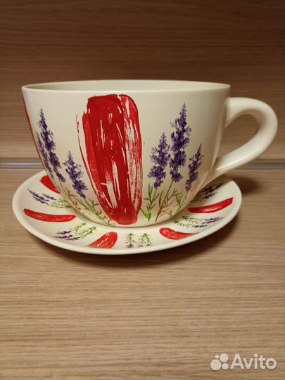 Кашпо в виде большой чашки с блюдцем