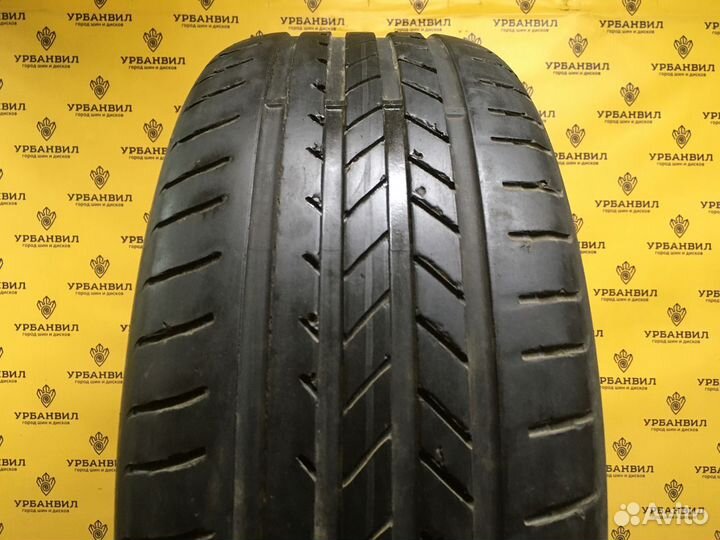 Goodyear EfficientGrip 235/45 R19 95V