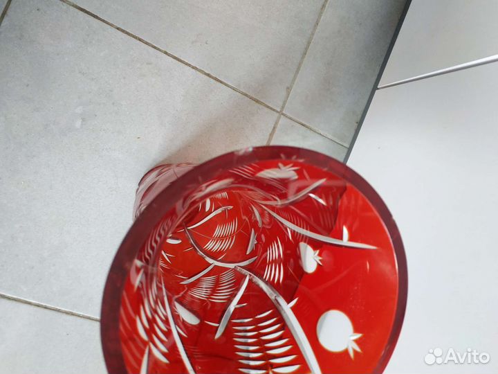 Ваза из цветного хрусталя