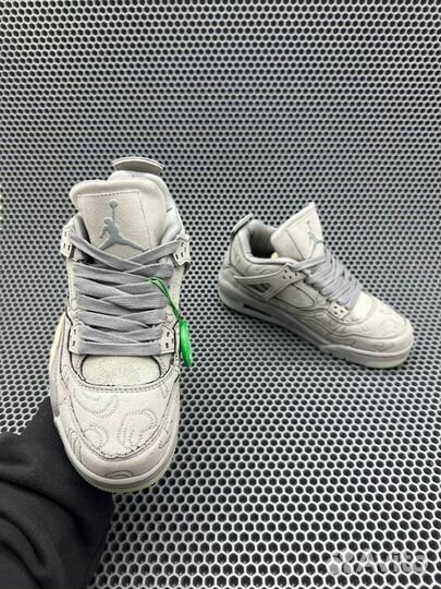 Кроссовки Nike Air Jordan 4 Retro Kaws