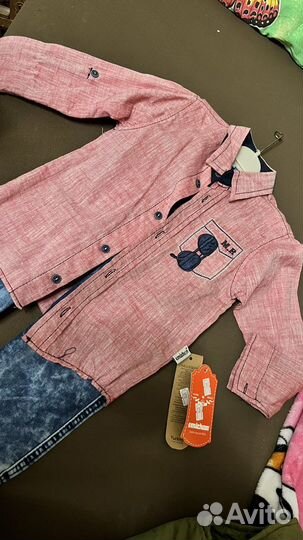 Рубашка и джинсы